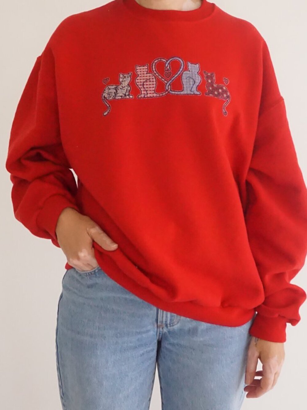 Vintage Jerzees Red Embroidered Cat Heart Patchwork Graphic Valentine Sweater L